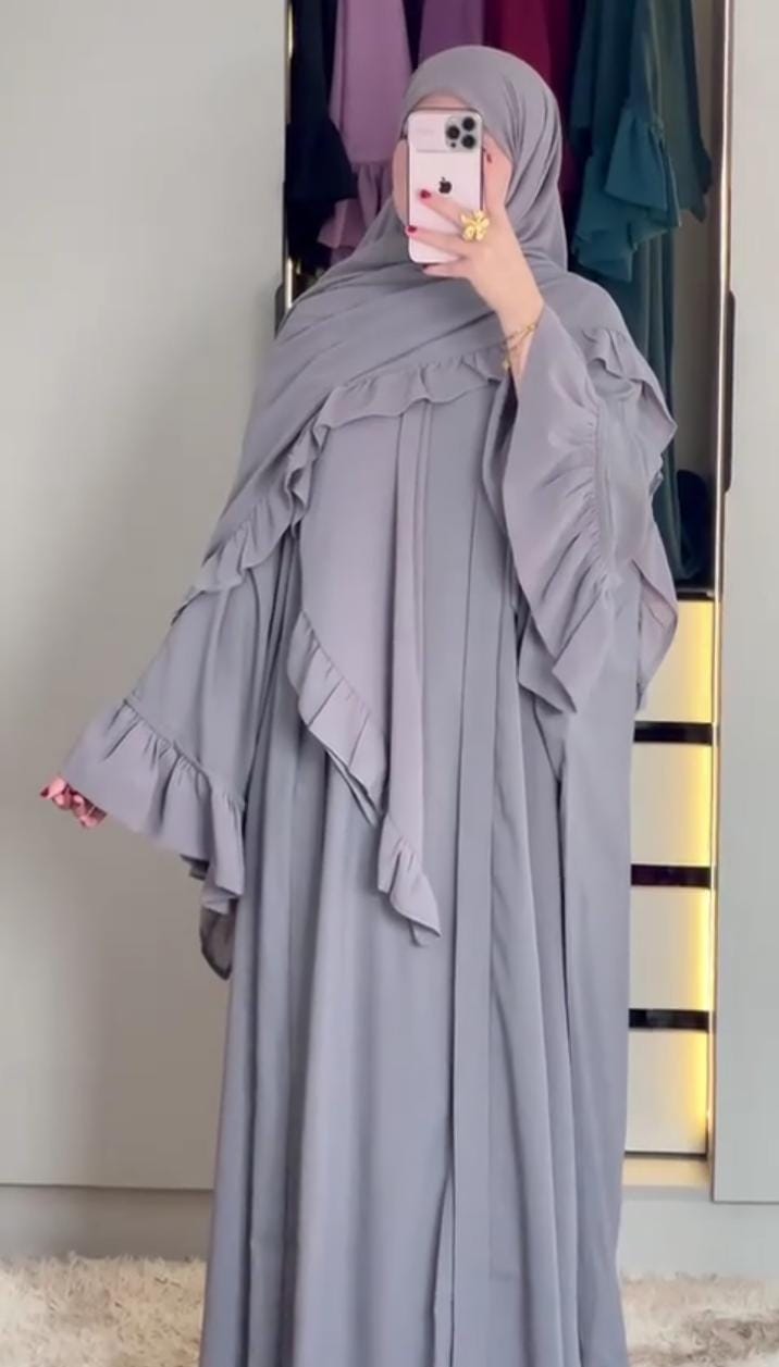 ✨ طقم من 3 قطعة عباية بتفاصيل فاخرة ✨