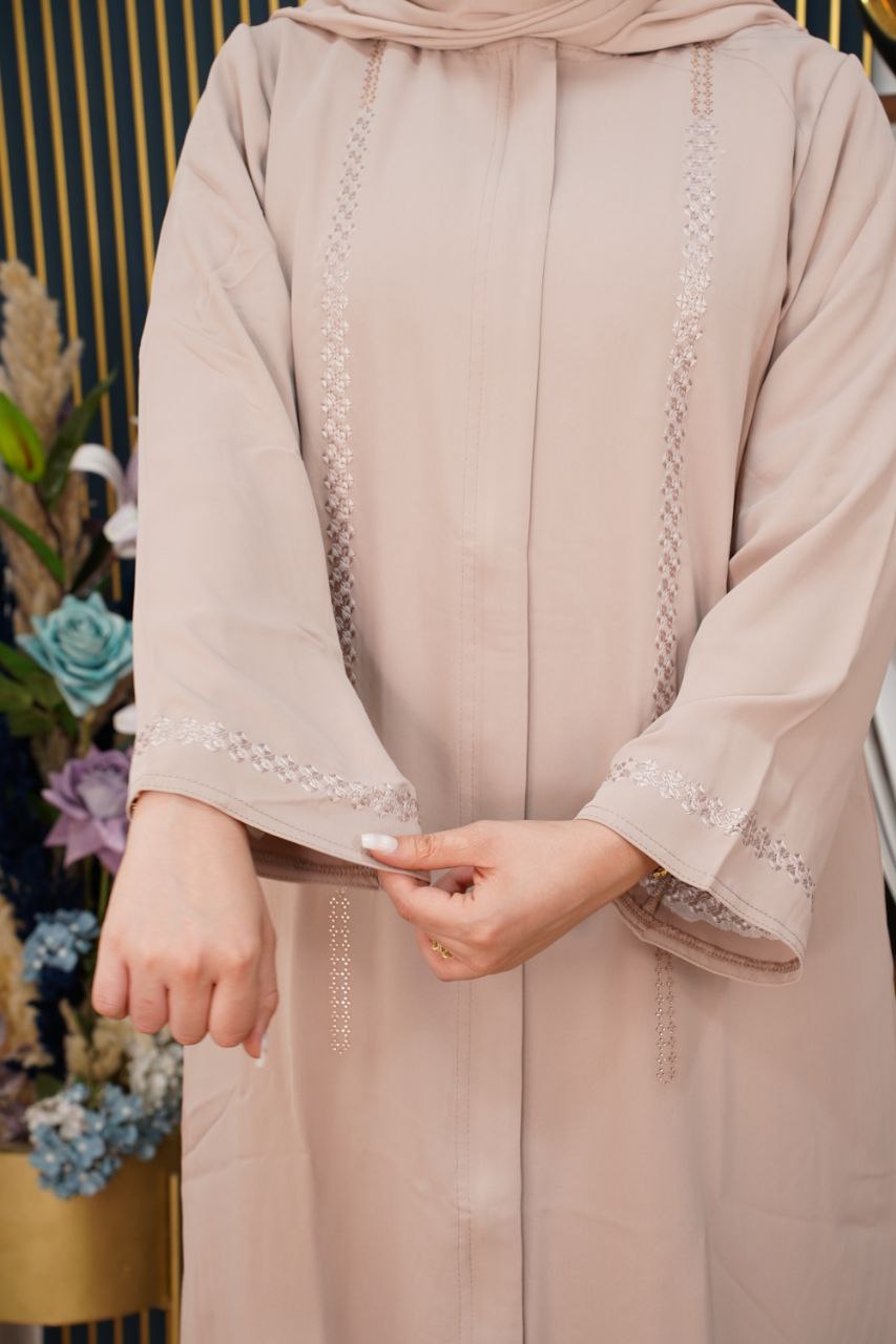 ✨ عباية إماراتية بالفولار بتفاصيل فاخرة ✨